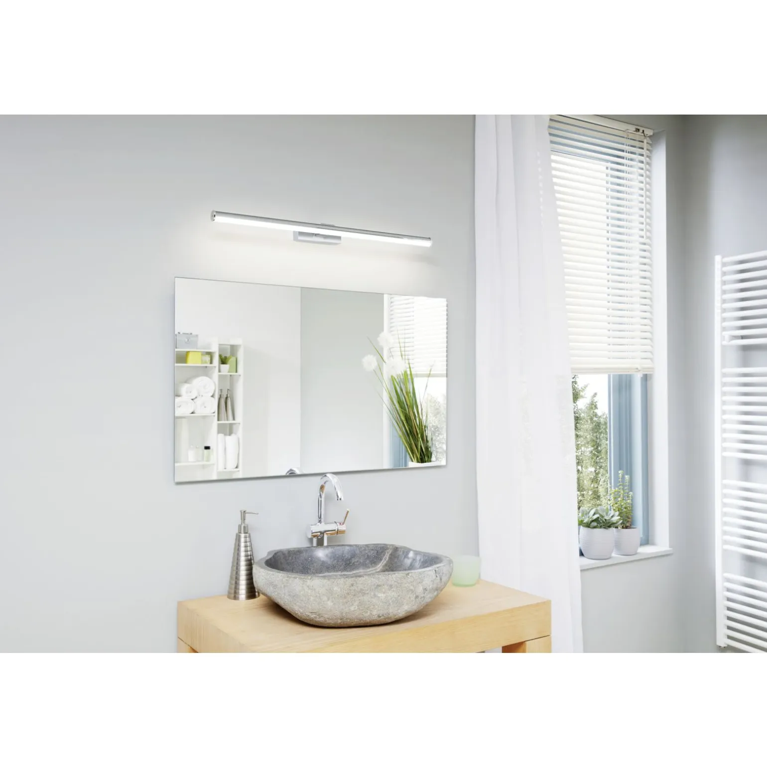 Eglo Vägglampa Vadumi Plast Krom 14W 1700lm - 840 Kallvit | IP44